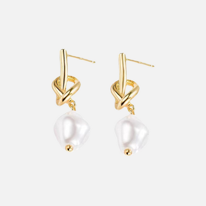 Knot Pearl Drop